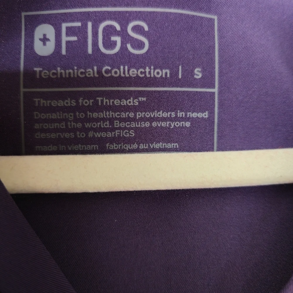 Figs NWT Catarina scrub top Ultraviolet/Dark purple size‎ S Petite